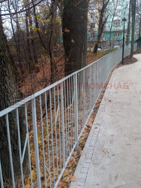 Секция ОГПШ(Ст3)1300/2000/1 пор.пл.50х10/1 пер.25х25х2,0/зап.кв.10